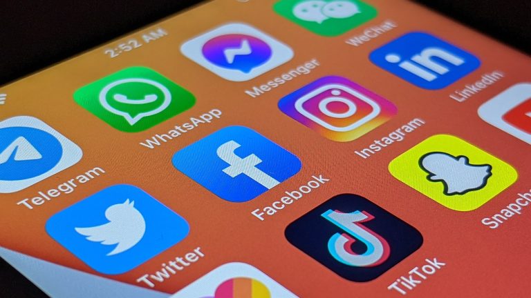 Comment choisir le bon réseau social pour communiquer quand on est thérapeute ?